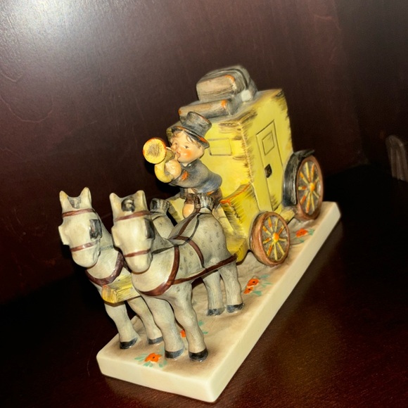 フンメル人形 The Mail is Here 郵便配達馬車 フンメル人形 The Mail